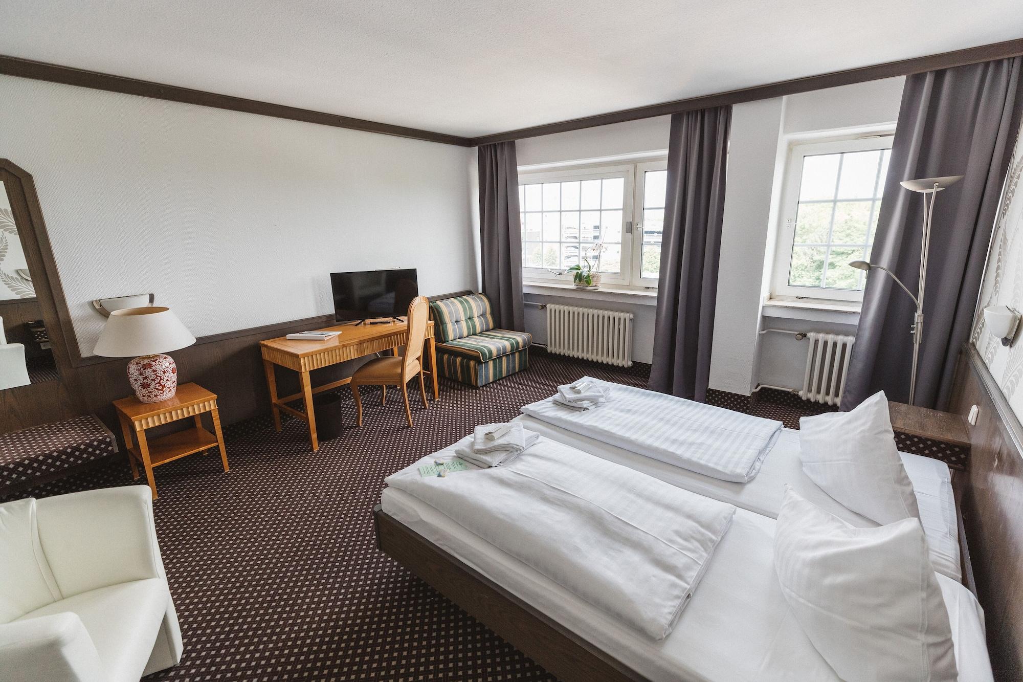 Terminal Hotel Koeln Buitenkant foto