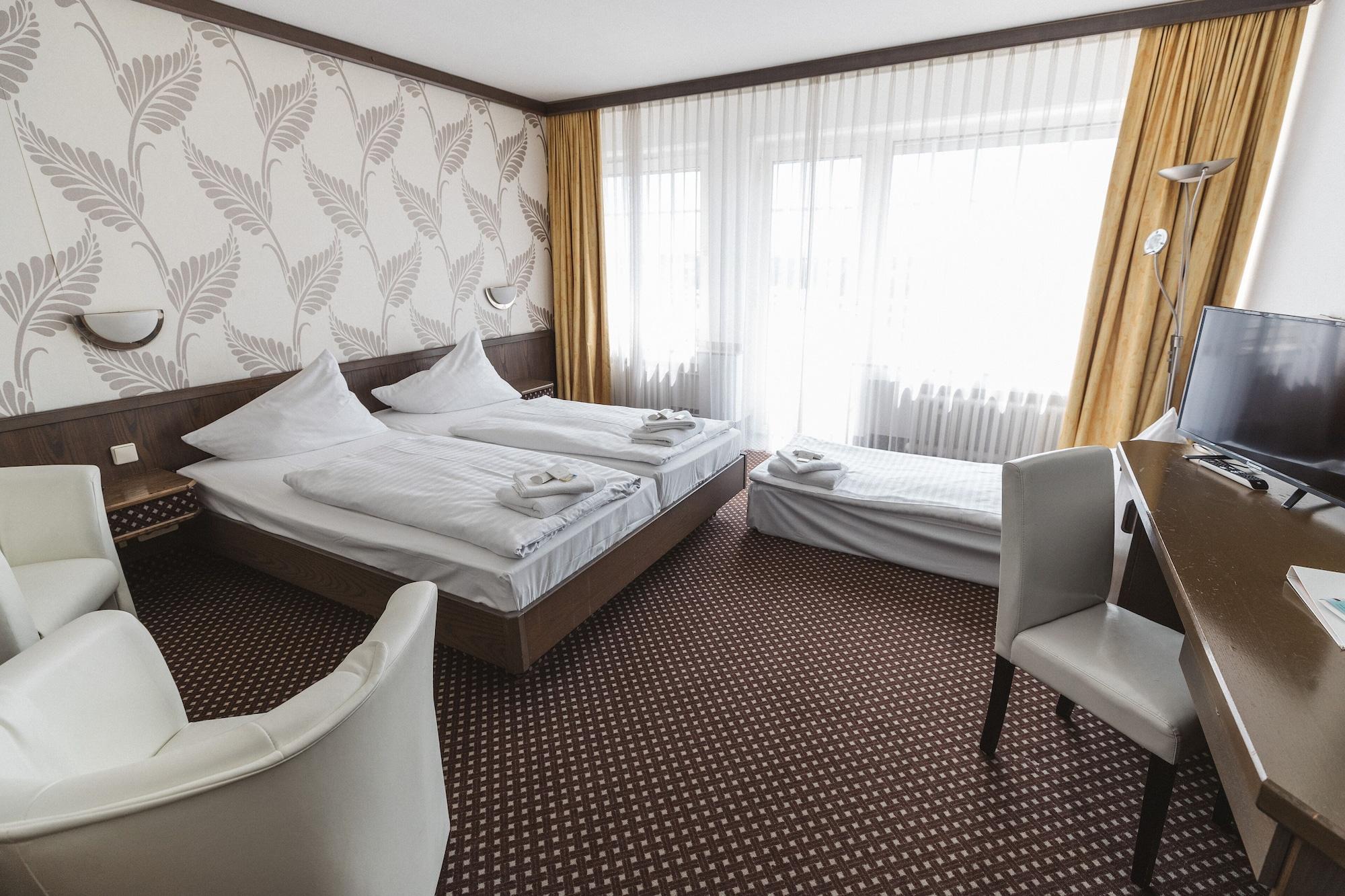 Terminal Hotel Koeln Buitenkant foto